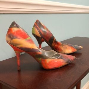Multicolor BCBGirls PUMP 👠 SIZE: 8
